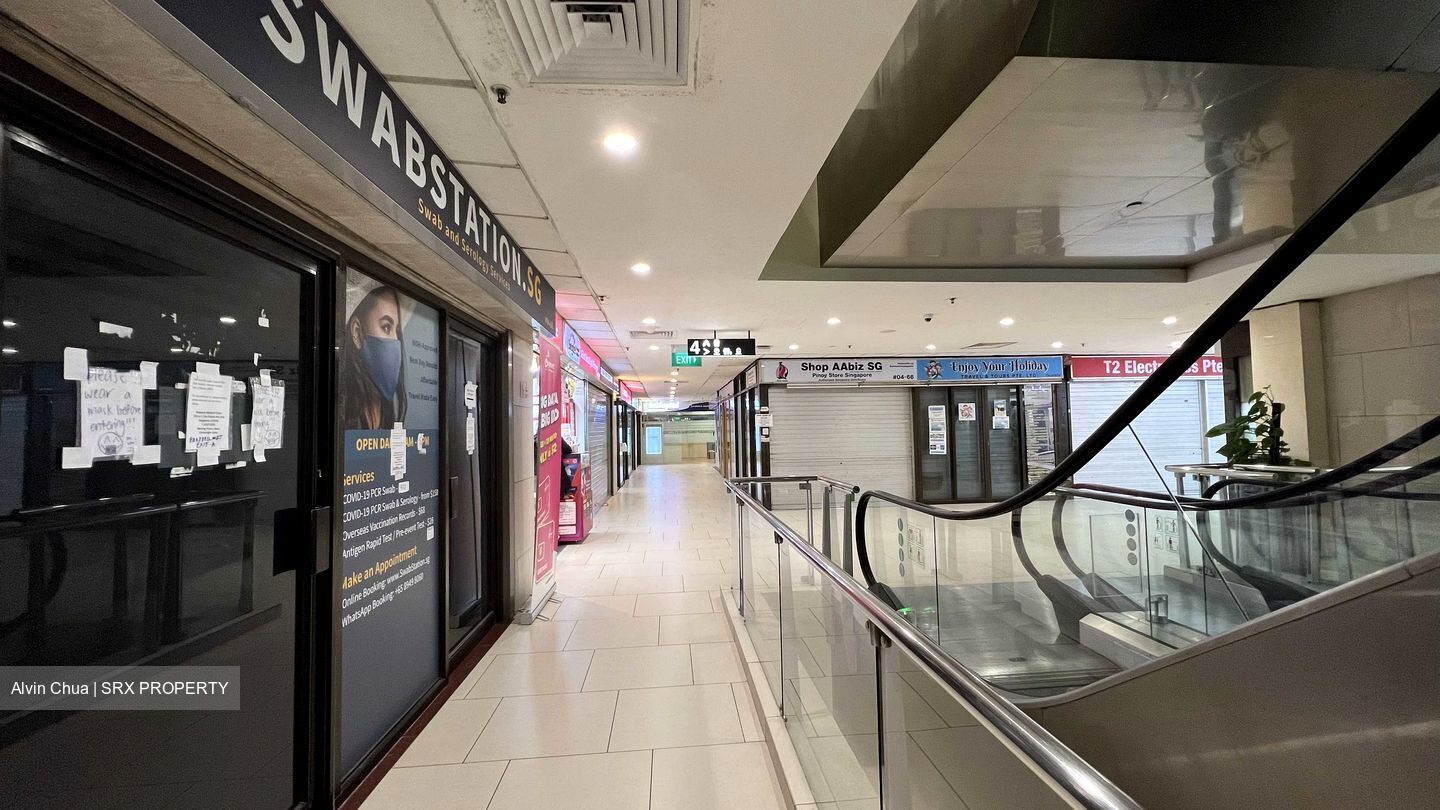Lucky Plaza (D9), Retail #476270531